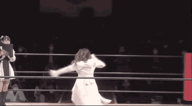 A melly band of essayists icon